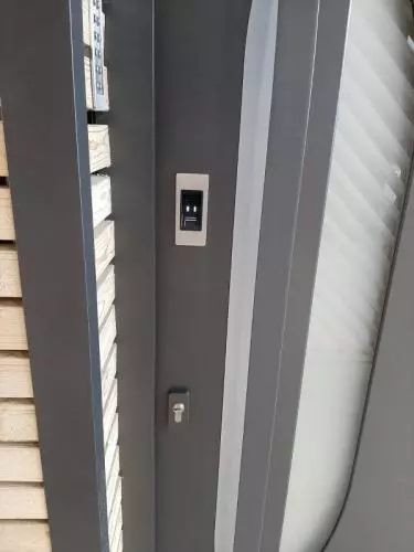 Porte d'entrée connectée : laquelle choisir pour mon habitation ?