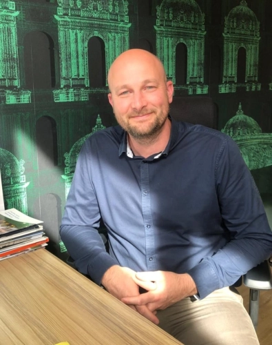 Quel est le rôle d’un Directeur Commercial chez Logikinov ? 
