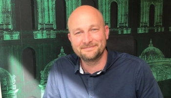 En savoir plus - Quel est le rôle d’un Directeur Commercial chez Logikinov ?  - Vérandas et Pergolas en Normandie