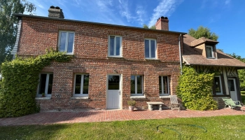 Les fenêtres bois Atulam, à installer chez vous en Normandie avec Logikinov