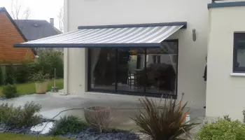 En savoir plus - Quelles sont les différences entre une pergola à toile rétractable et une pergola à lames orientables ? - Vérandas et Pergolas en Normandie