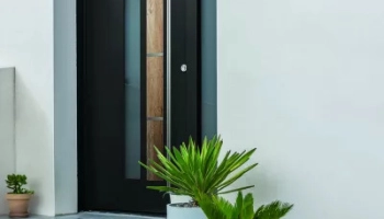En savoir plus - Zoom sur un nouveau produit : la porte d’entrée en acier Haro by Bel’m  - Vérandas et Pergolas en Normandie