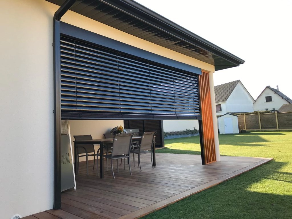 installation sur mesure de volets battants à lames orientables