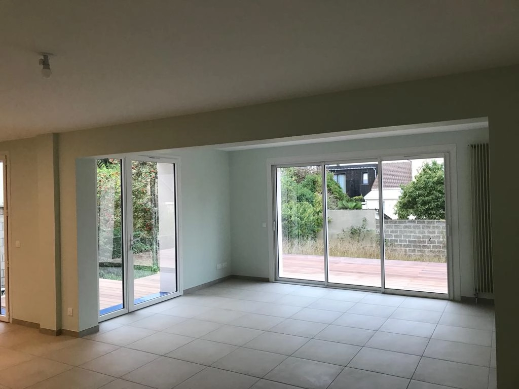 Installation de fenêtres et baies vitrées PVC