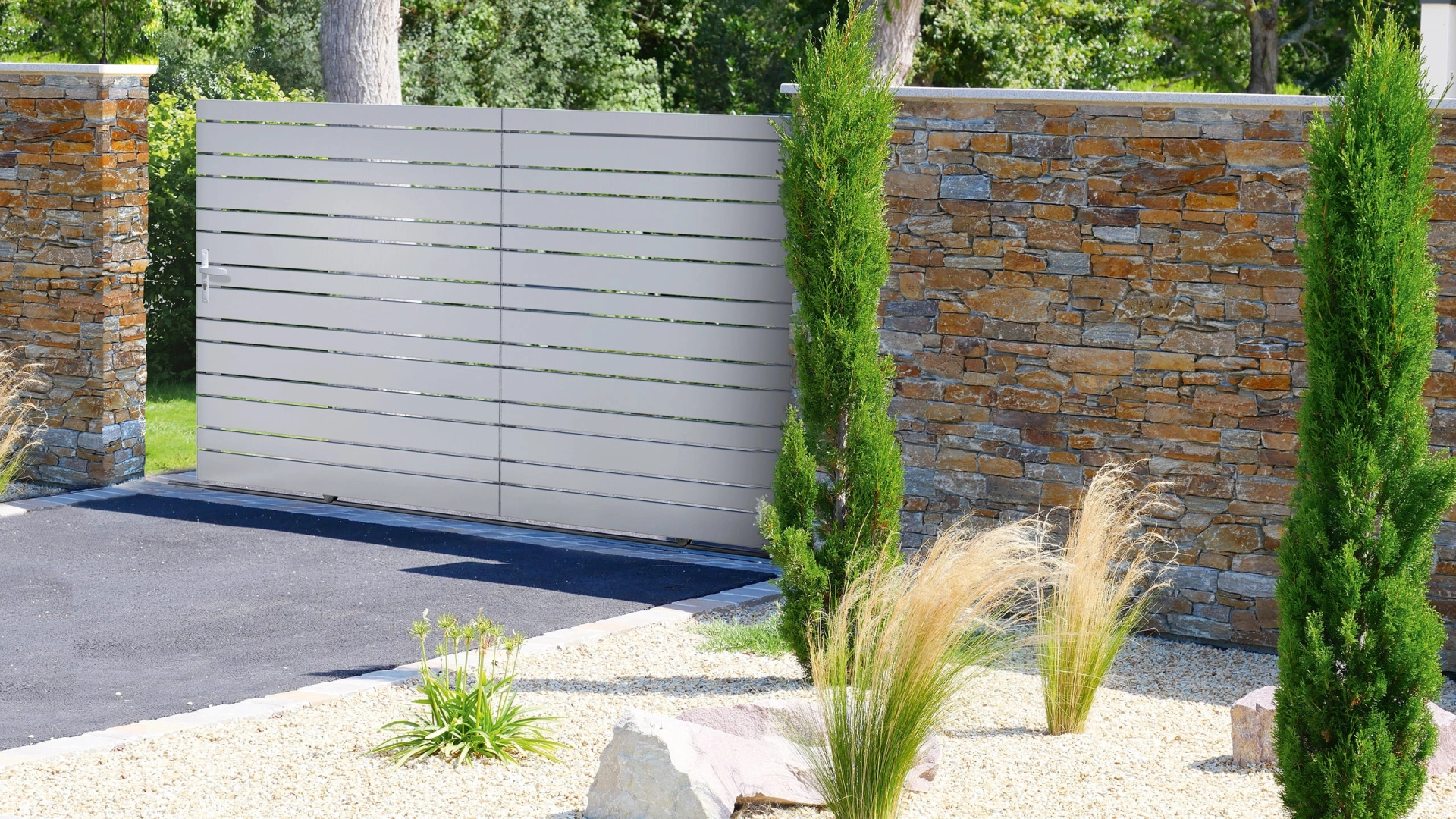Portail coulissant PVC robustesse
