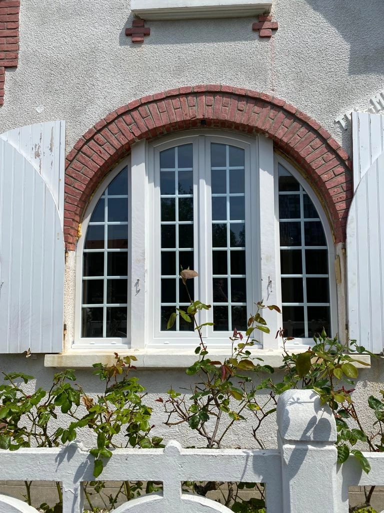fenêtre oscillo-battante en Normandie