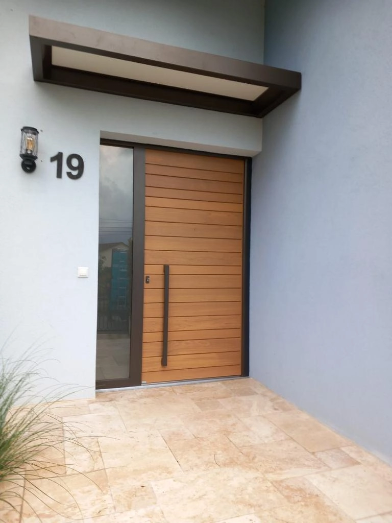 Logikinov au service de votre porte d’entrée en bois