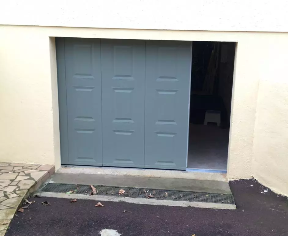 Porte de garage latérale en Normandie