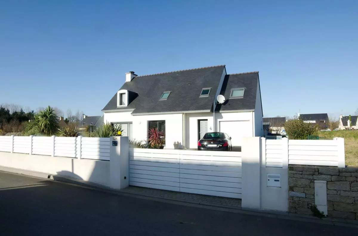 Portail coulissant PVC