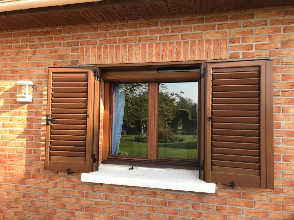 Volets battants lamelles fixes