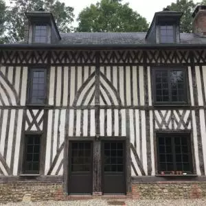 Pose de fenêtres en alu et bois à Deauville