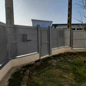 Pose d'un portillon à Cabourg par Logikinov
