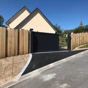 Rénovation d'un portail pouvant s'associer à une clôture en bois à Deauville