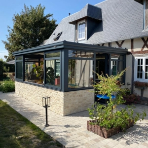 Agrandissement de maison avec une véranda Logikinov by Soko
