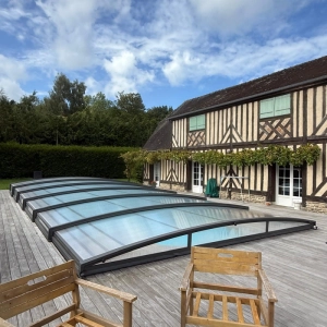 Mise en place d'un abri piscine Master Bas en Normandie