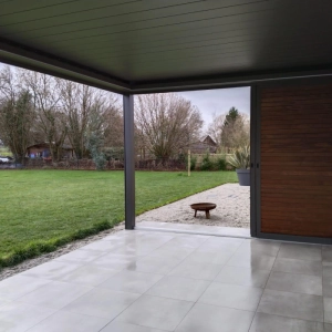 Installation d'une pergola par nos poseurs Logikinov Côte fleurie