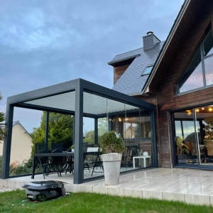 Installation d'une pergola by Brustor par Logikinov près de Vire en Normandie