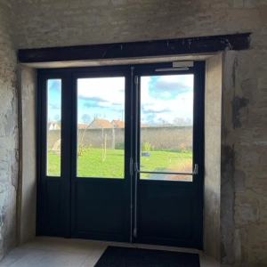 porte fenêtre en bois