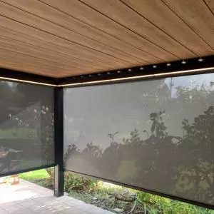 Pose d'une pergola bioclimatique à lames orientables, Lisieux