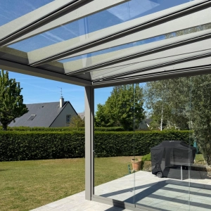 Pergola vitrée Brustor B800 à Saint-Contest par Logikinov