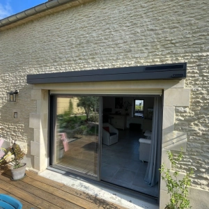 Mise en place d'un store banne B27 Brustor près de Caen
