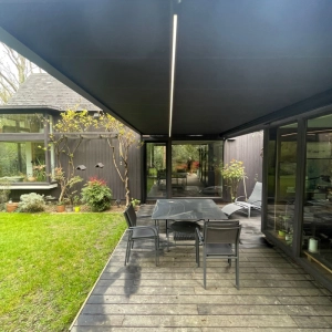 Mise en place d'une pergola à toile rétractable à Baron-sur-Odon