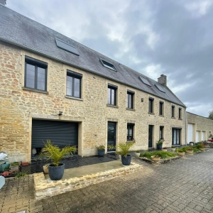 Changement de fenêtres, portes d'entrée et baies vitrées dans une maison près de Caen par Logikinov