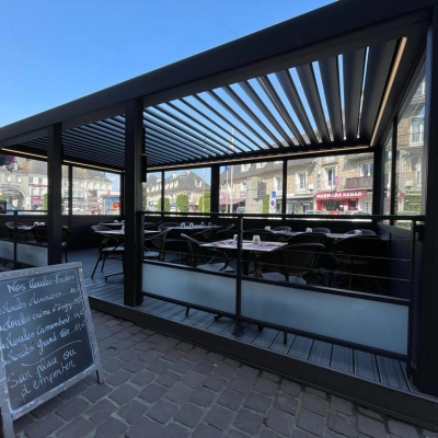 Création d'une pergola, d'un garde-corps et d'une terrasse pour un restaurant à Isigny sur Mer