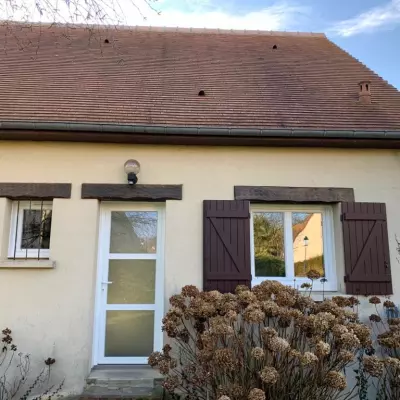 Pose de fenêtres en PVC pour une rénovation à Lisieux 