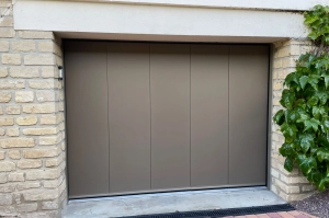 Installation d’une porte de garage sectionnelle près de Caen