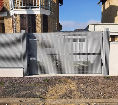 Pose d’un portail, d’un portillon et d’une clôture près de Cabourg