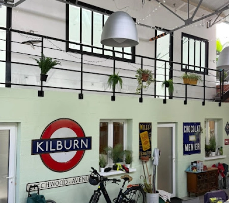 Réhabilitation d’un ancien hangar par Logikinov près de Caen en Normandie