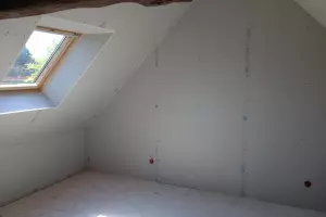 Rénovation complète d'une maison avec isolation et placo à Falaise 