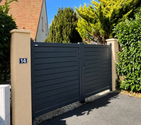 Aménagement d'un portail battant sur mesure à Villerville  en Normandie