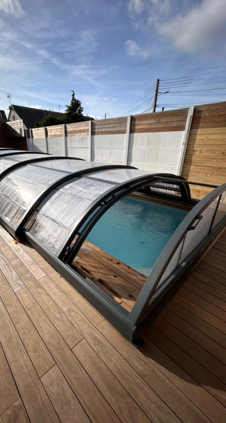Mise en place d'un abri de piscine à Caen