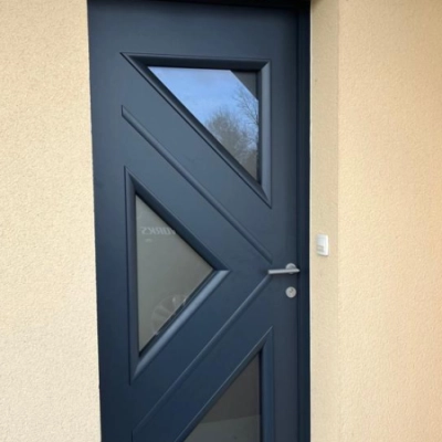 Installations de portes d'entrée en Normandie 