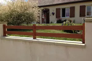 Pose d'une clôture et d'un portail aluminium ajourés à Falaise