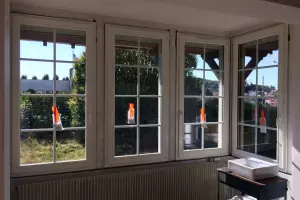 Pose de fenêtres en bois dans le pays d'auge