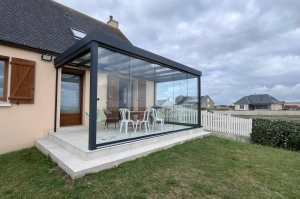Réalisation d’une pergola Brustor à Sainte-Mère-Église, dans la Manche 