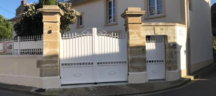 Pose d’un portillon, portail et clôtures sur la Côte de Nacre 