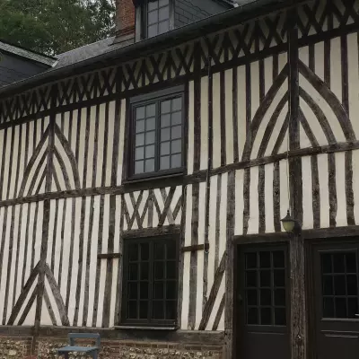 Pose de fenêtres en alu et bois à Deauville