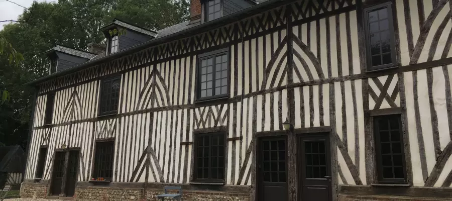 Pose de fenêtres en alu et bois à Deauville