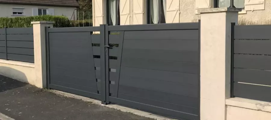 Pose d'un portail battant en aluminium à Ouistreham 